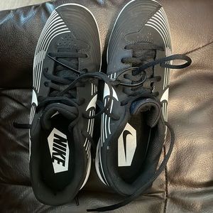 Women’s softball cleats